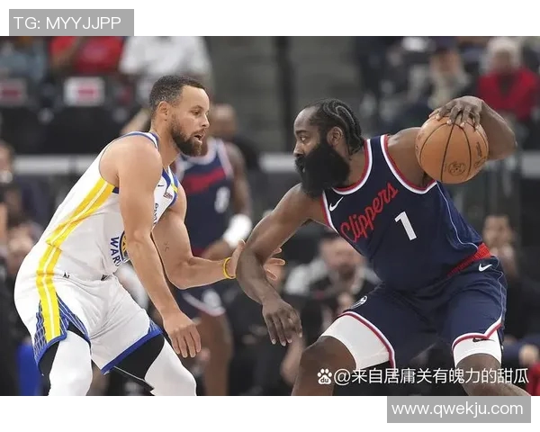 勇士与快船激战12月24日精彩对决全程回顾与分析