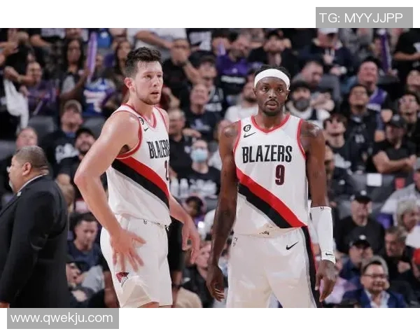 犹他爵士与波特兰开拓者的激烈对决分析与赛季展望